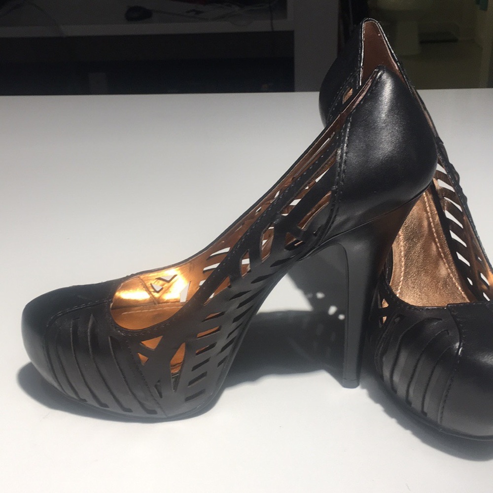 NWOT BCBG Generation Platform heels